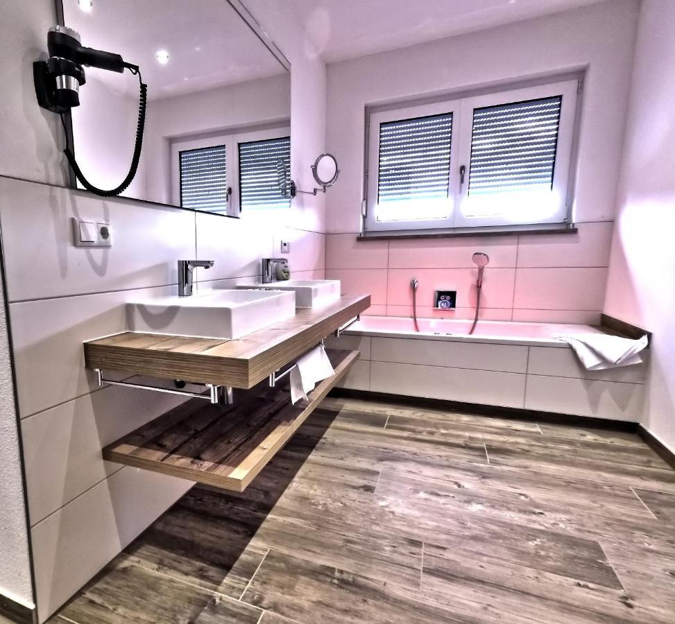Ferienwohnungen Fewo Landglück Herrieden Exterior foto
