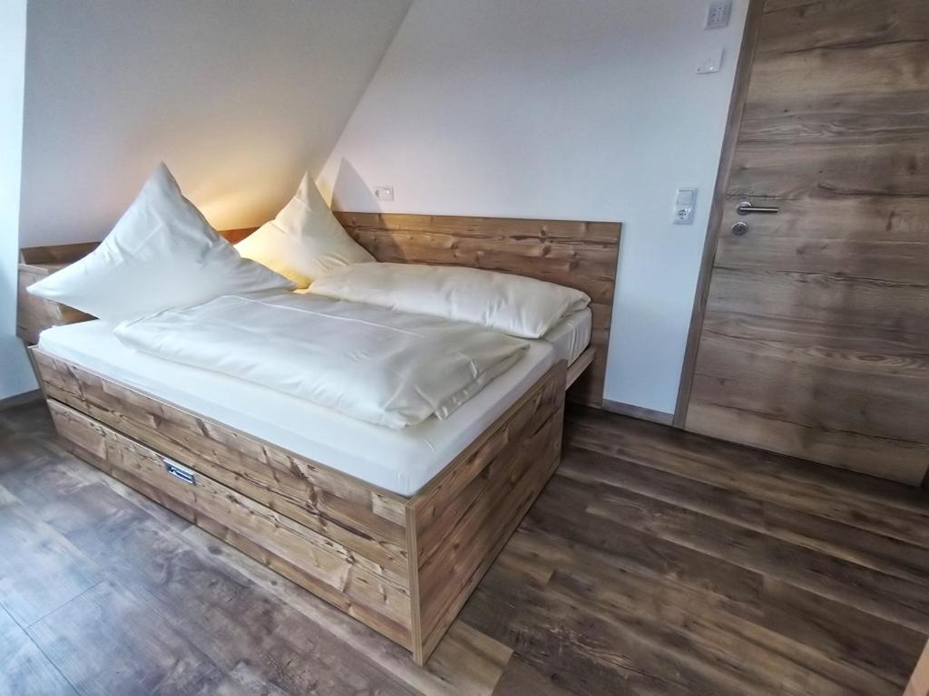 Ferienwohnungen Fewo Landglück Herrieden Exterior foto